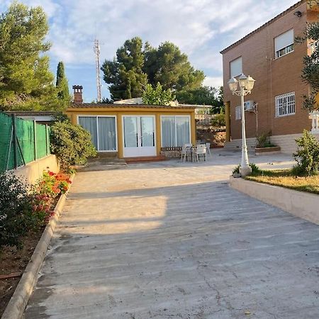 Encantador Y Acogedor Alojamiento Con Piscina Монсерат Екстериор снимка