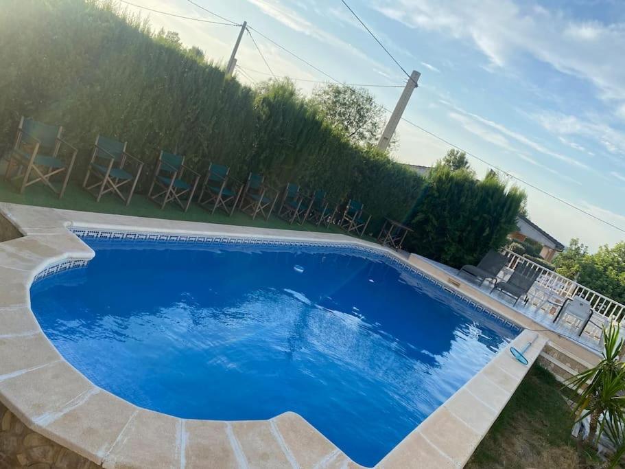 Encantador Y Acogedor Alojamiento Con Piscina Монсерат Екстериор снимка